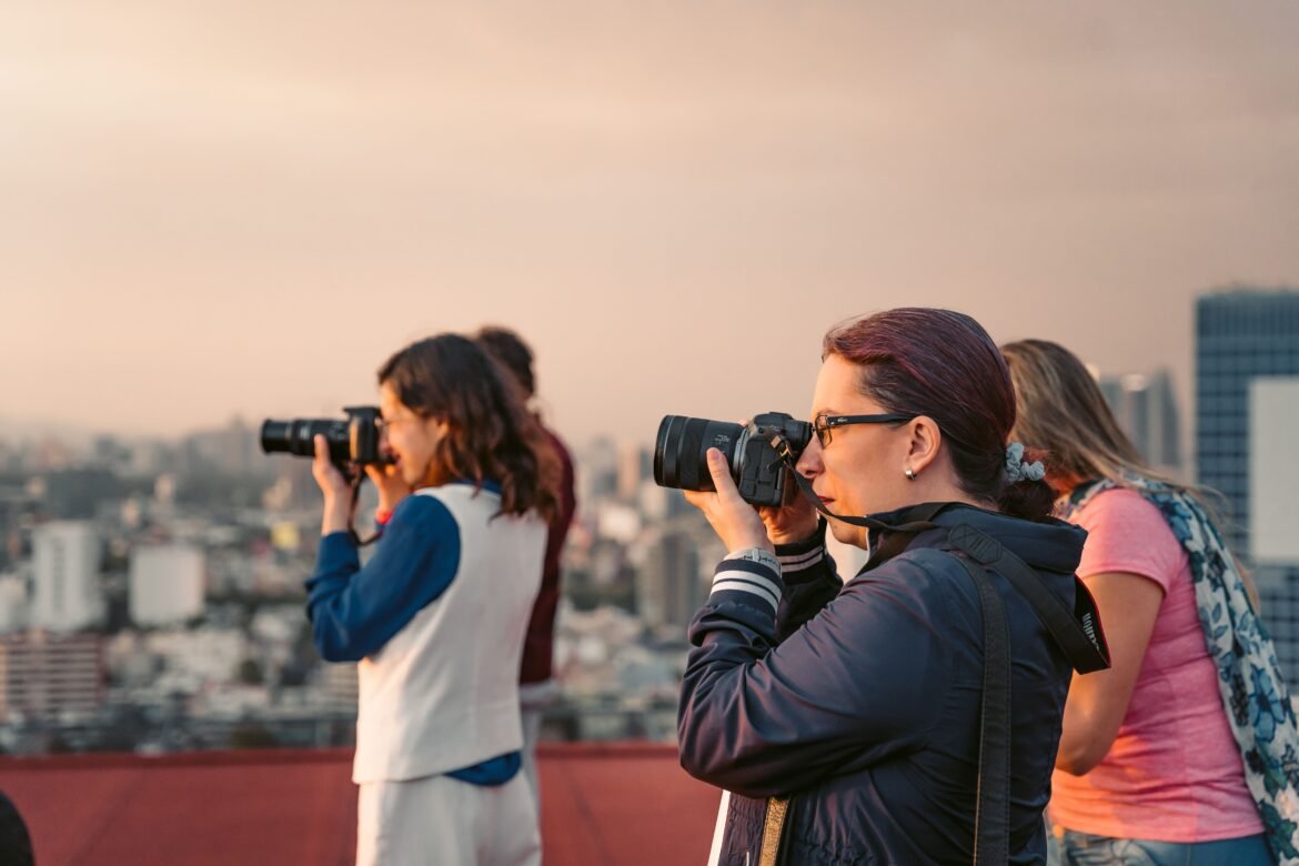 Smartphone camera phone photography tips illustration